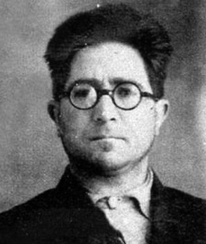 تانینمیش عالیم ولی خولوفلو 1937-ده گوللهلنمیشدیر.