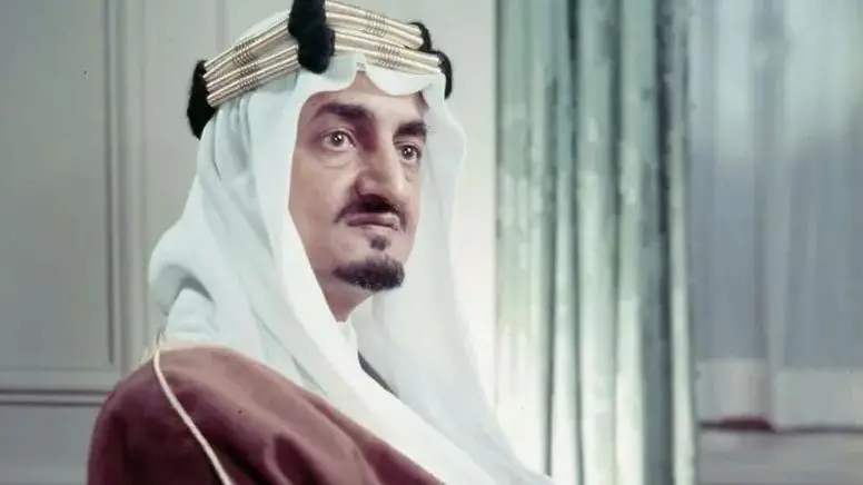 ترور ملک فیصل (1975)؛ برادرزاده‌اش از فاصله‌ی نزدیک به او شلیک کرد